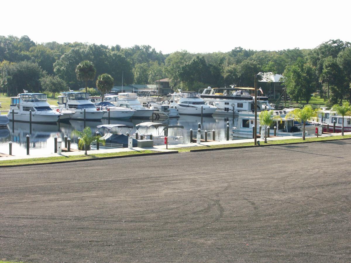 Big River Marina & Lodge Astor ภายนอก รูปภาพ